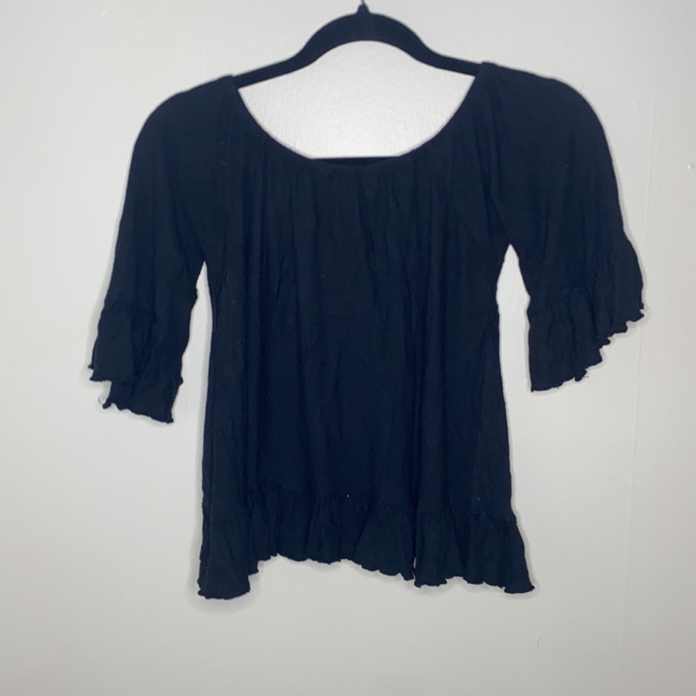 🪼Adorable black off the shoulder top! - Picture 6 of 6